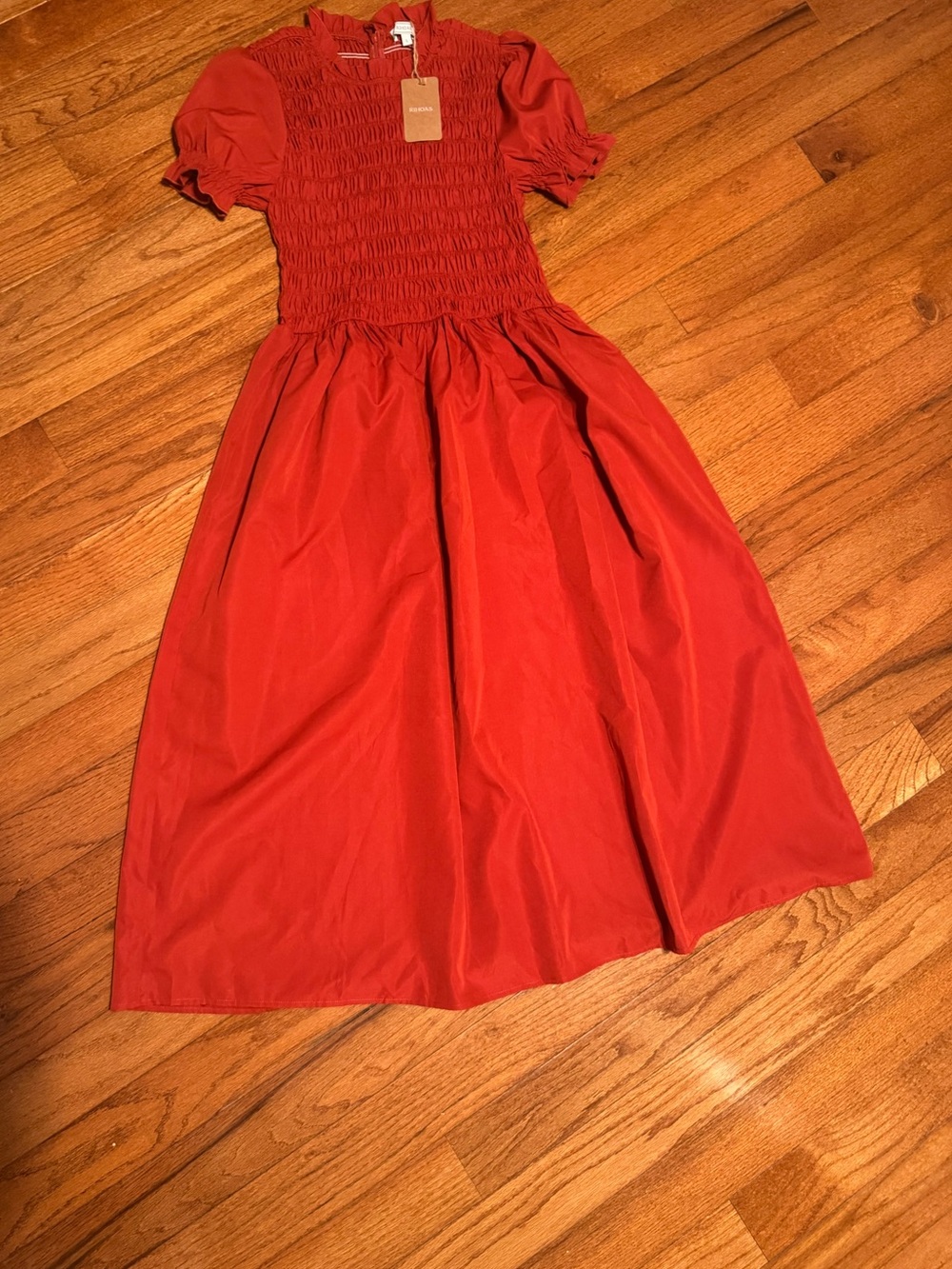 Red Puffed Sleeve Shirred A-
Line Midi Dress - Picture 6 of 7